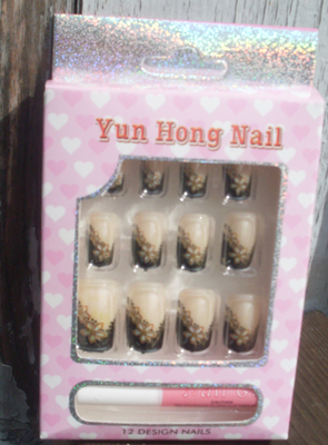 Fake nails with dekoration.