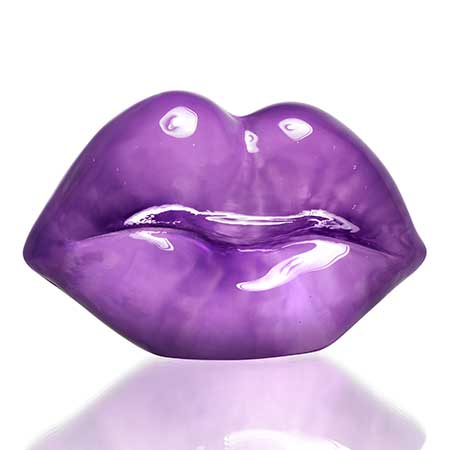 Åsa Jungnelius Kosta Boda Make up Bimbo lilac hotlips. Model 91214. Width 10 cm / 3.9 in