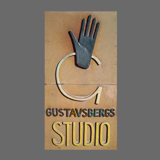 Signpost of the the Gustavsberg studio with the legendary hand