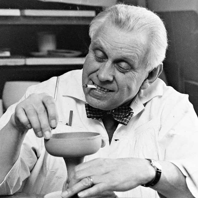 Wilhelm Kage working on a Farsta piece