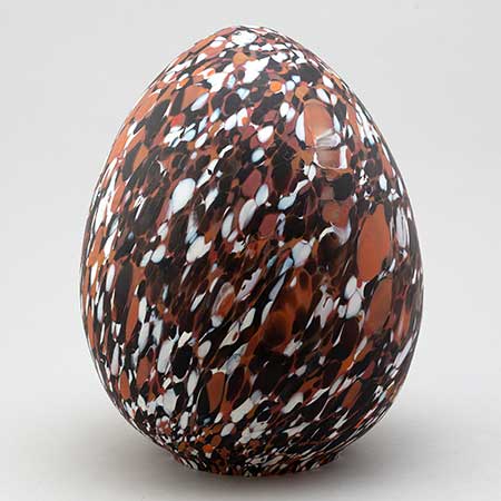 Monica Backström Kosta Boda Standing brown egg