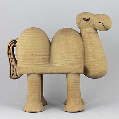 Lisa Larson Jura camel