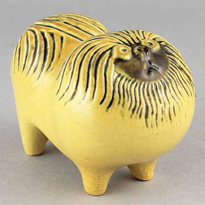 Lisa Larson Kennel pekingese