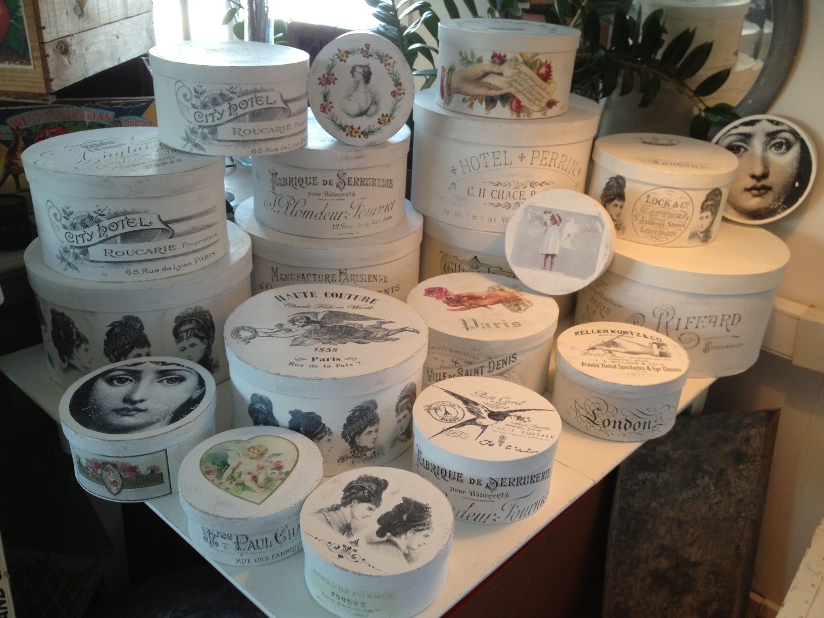 Hat boxes and other boxes