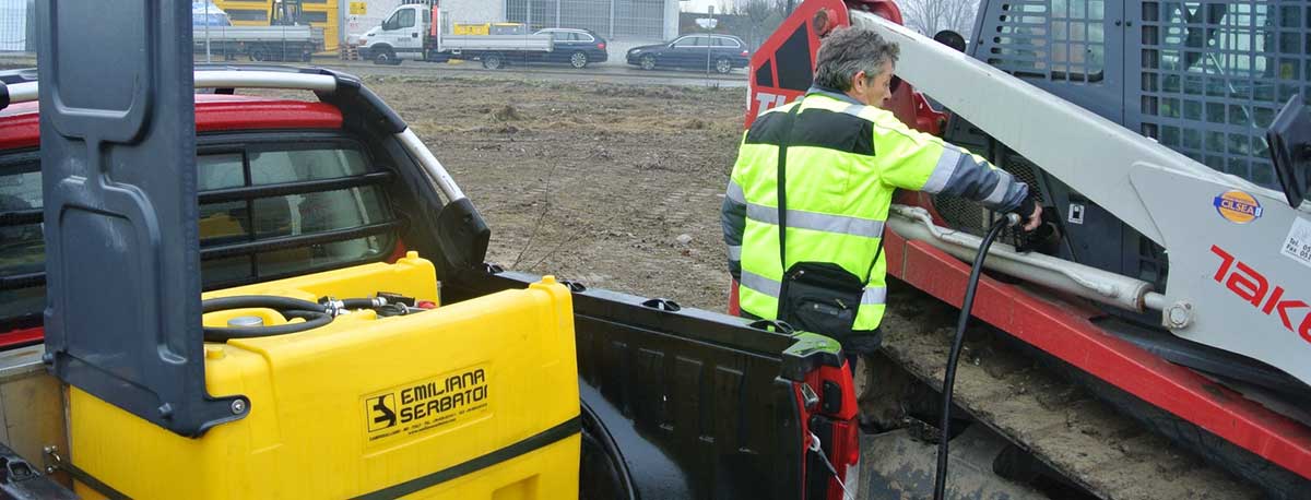 En tankning i fält från en Carrytank