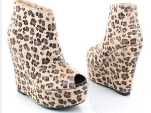 Leopard zip shoes