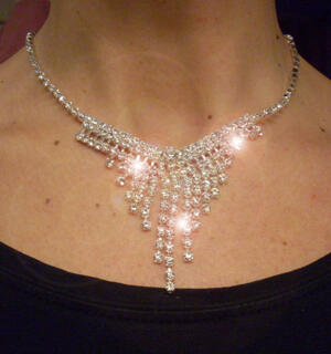 Strass set Halsband,ring,armband och örhängen.