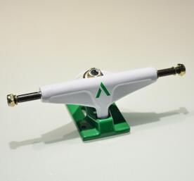 Venture White Green