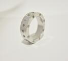 Gnistrande ring med sidostenar