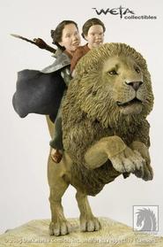 Narnia Girls on Aslan Statue