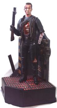 Terminator 2 T-800 Statue w/ light-up base