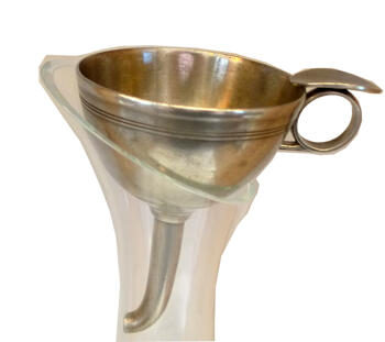 Funnel in pewter with a filter