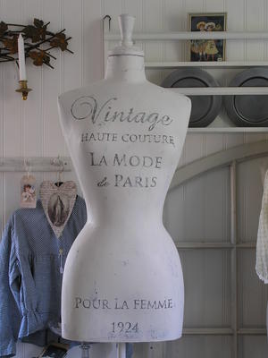 Provdocka Vintage Haute Couture vit shabby chic