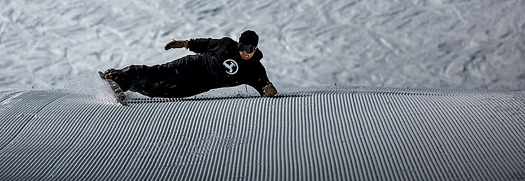 Carving snowboard