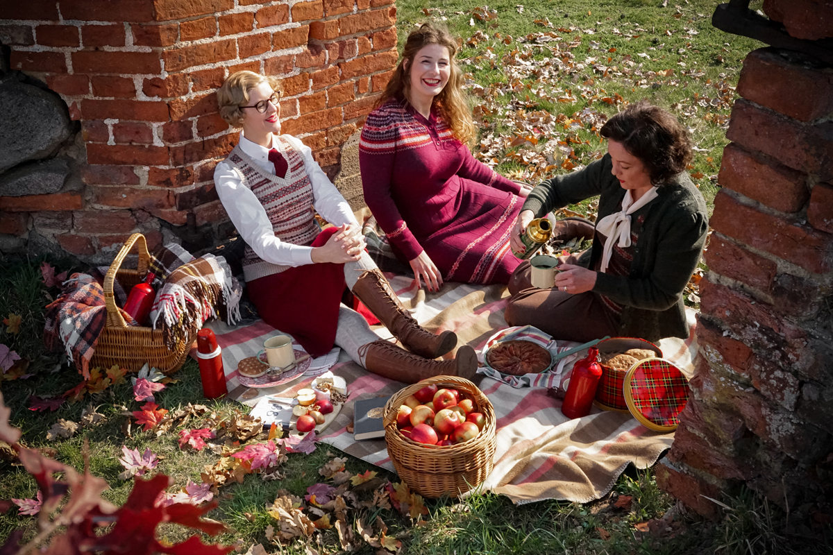 emmy design autumnclothing autumnlove fallfashioninspo autumnclothes vintageautumn fairisleknit fairislecardigan