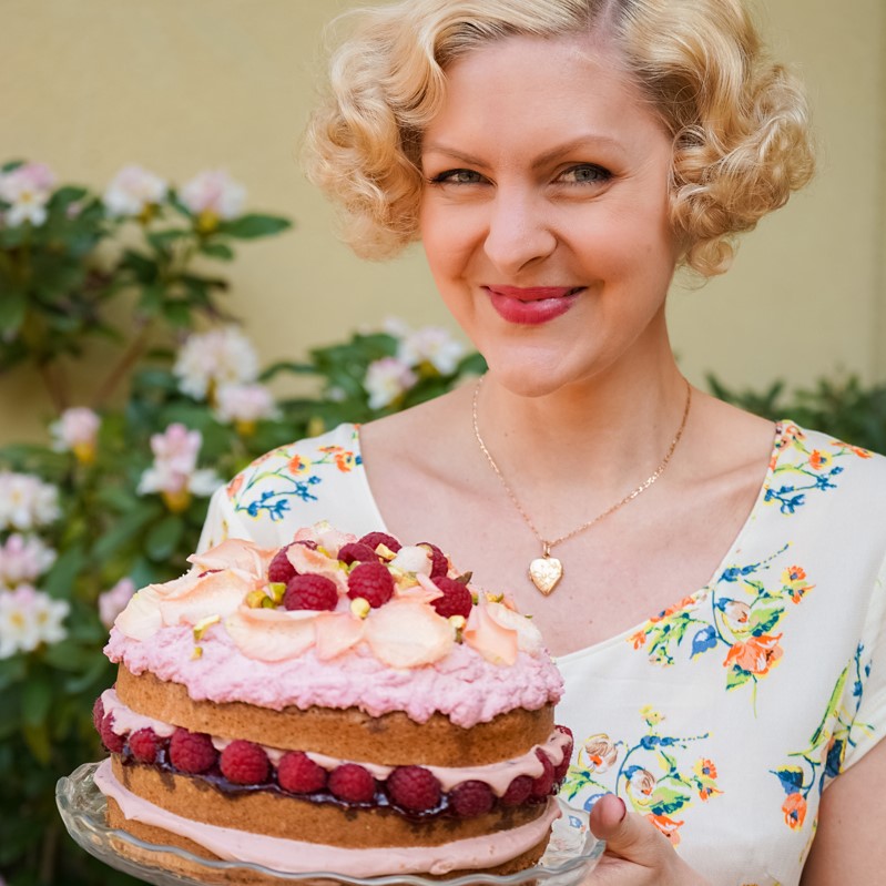 Rose cake