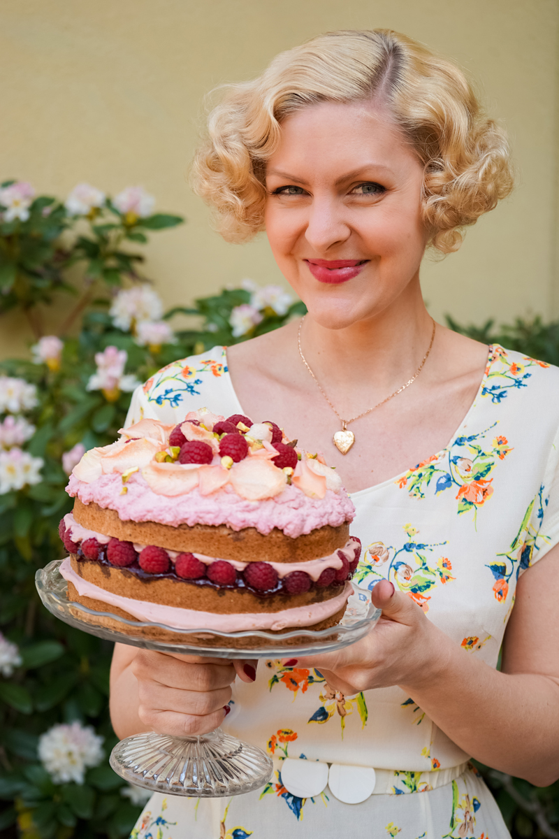 emmy design_Emmys rosy raspberry cake
