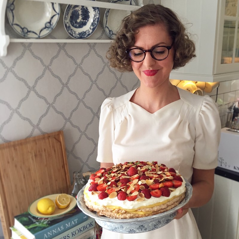 Almond cake