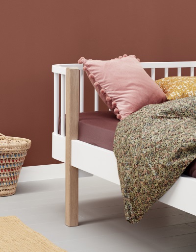 <img src=”oliver furniture barnsang.jpg” alt=”barnsangar”/>