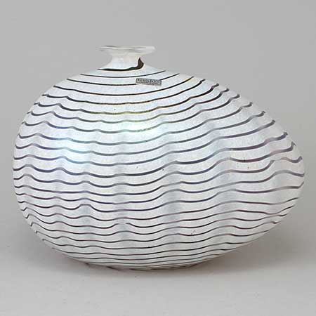 Bertil Vallien Aphrodite Vas svartvit (modell 48535), längd 25 cm