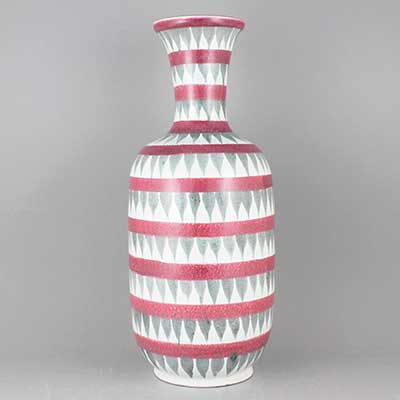 Stig Lindberg Faience Vase with swelling body (model 120), height 30 cm
