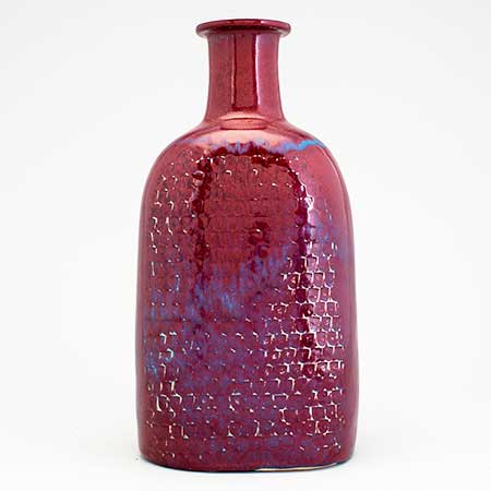 Stig Lindberg. Flaskformad vas med oxblodsglasyr (1970-tal) 18 cm
