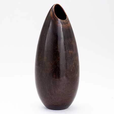 Stig Lindberg. Gnurgla-vas med organisk form (1950-tal) 17 cm