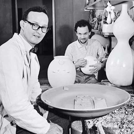 Stig Lindberg. Stig Lindberg och Sven Wejsfelt (omkring 1960)