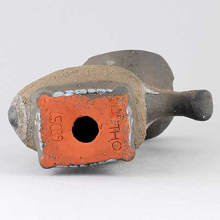 Thomas Hellström Djur från Nittsjö Lower side of a Thomas Hellström animal object