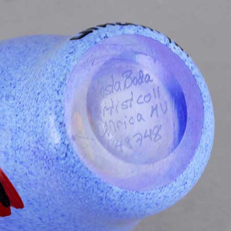 Ulrica Hydman-Vallien Open Minds Kosta Boda Lower side of a Open Minds object with signature and serial number