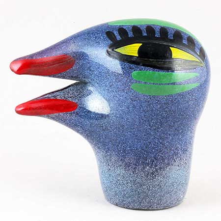 Målad blå "Birdy" av Ulrica Hydman Vallien, höjd 11 cm