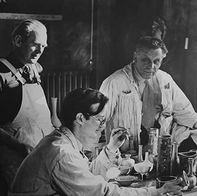 Berndt with artistic leader Wilhelm Kage and Stig Lindberg in the late 1930s
