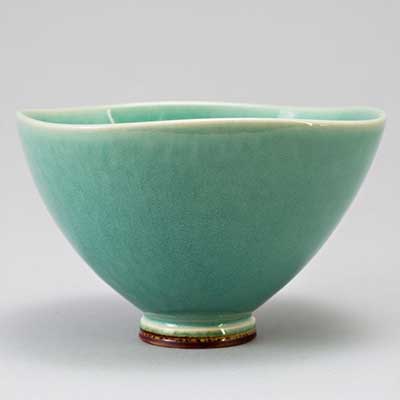 Gently quadratic bowl with glossy glaze from 1965
