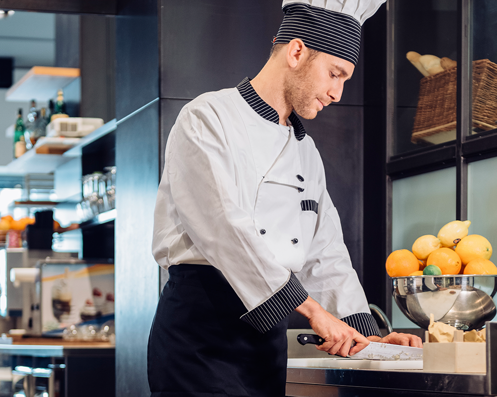 Arbetsskor kök och restaurang – funktionella kockskor, köksskor