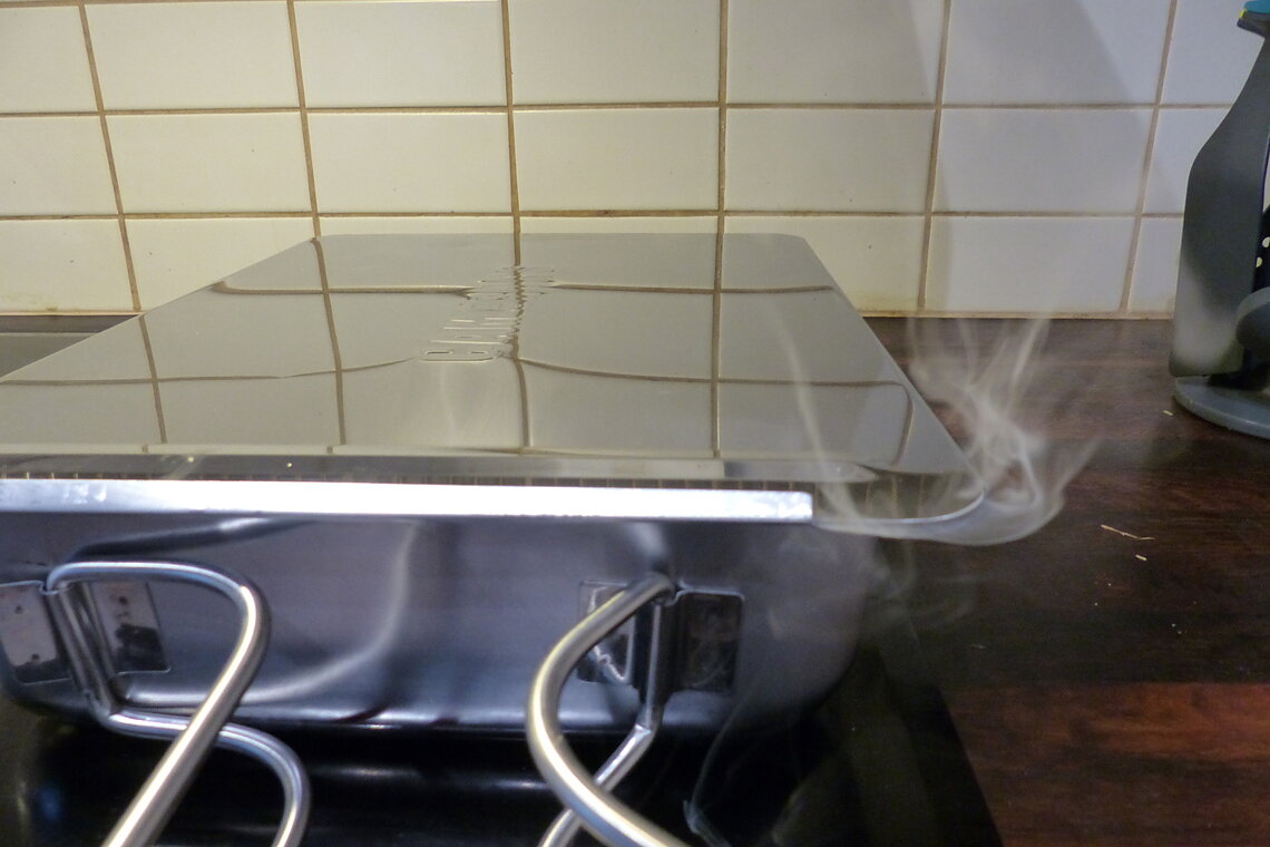 Stovetop smoker