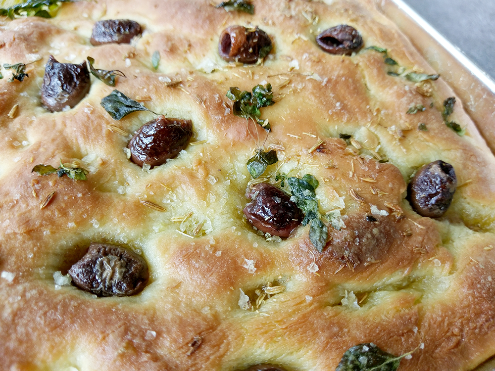 FOCACCIA MED OLIVER & ROSMARINOLJA